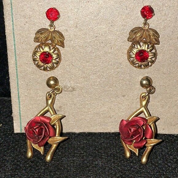 Three sets of earrings - Picture 2 of 3